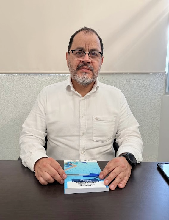 Dr. Rodrigo León Olea